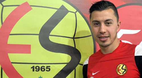 KENDİSİ İÇİN FIRSATA ÇEVİRMEK İSTİYOR