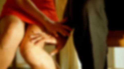 Kendisini taciz eden adamın dilini kopardı!