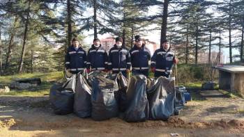 Kent Ormanı’Nda Bir Kamyon Çöp Topladılar
