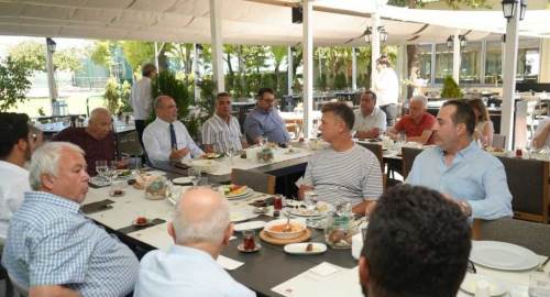 Kesikbaş sanayicilerle buluştu, sorunları dinledi