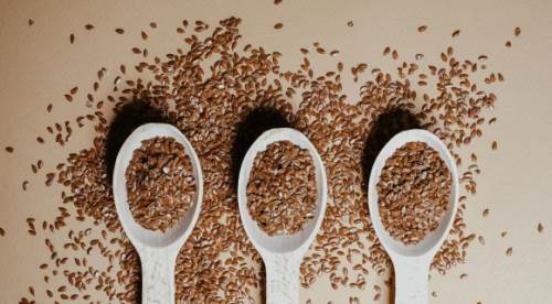 Keten Tohumu, Soya ve Badem: Gerçekten Meme Kanseri Riskini Artırıyorlar mı? 