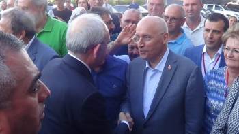 Kılıçdaroğlu, Chp Çalıştayı’Nın Yapılacağı Otele Giriş Yaptı
