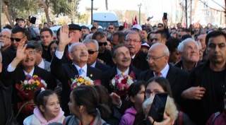 Kılıçdaroğlu Eskişehir’de Bahar Yürüyüşü’ne katıldı