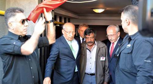 Kılıçdaroğlu Eskişehir'de şehit ailesini ziyaret etti