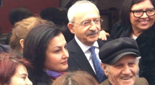 Kılıçdaroğlu'ndan kadın kollarına tebrik