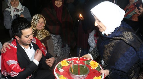 Kınalı kuzular askere uğurlanıyor