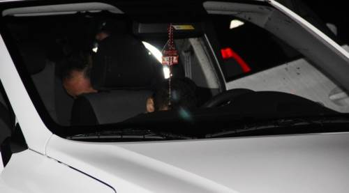 Kiraladığı aracın içinde intihar etti