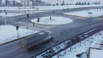 Kırmızı Işık İhlali Yapan 12 Sürücü Drone İle Havadan Tespit Edildi
