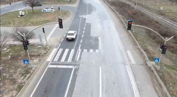 Kırmızı Işık Kuralına Uymayan Sürücüler Cezadan Kaçamadı
