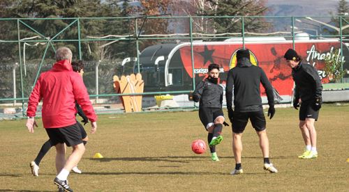 Kırmızı Şimşekler G. Antep maçına hazırlanıyor