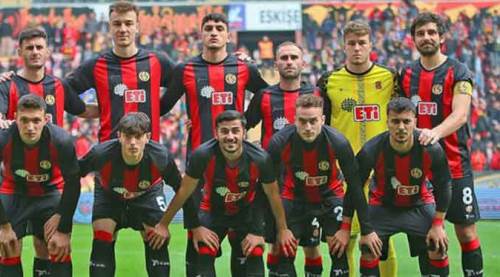 Kırmızı şimşekler galibiyet peşinde!