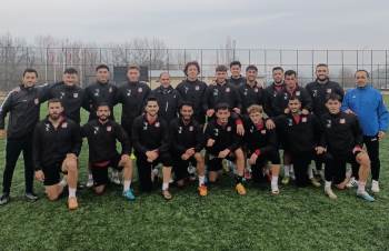 Kırmızı Şimşeklerde Moraller Yerinde
