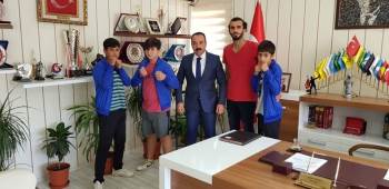 Kırşehirli Boksörlerden İl Müdürü Yıldız’A Ziyaret
