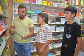 Kırtasiyelerde Okul Telaşı Başladı
