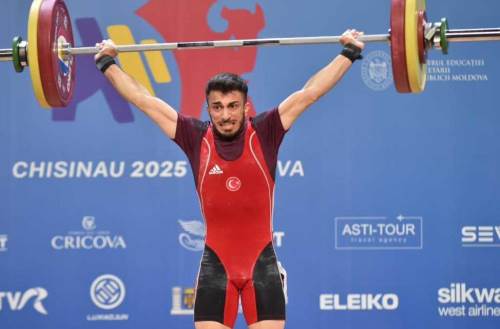 Kişinev’de Türk halterci Harun Algül altın madalyayı kaptı!