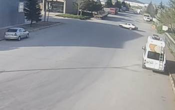 Kısıtlama Saatinde Dirft Atan Sürücü Güvenlik Kamerasında
