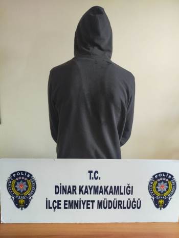 Kısıtlama Saatinde İnşaattan Demir Çalan Şahsı Polis Yakaladı
