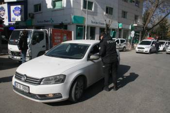 Kısıtlamada Araç Yoğunluğunun Artmasına Polis Kayıtsız Kalmadı
