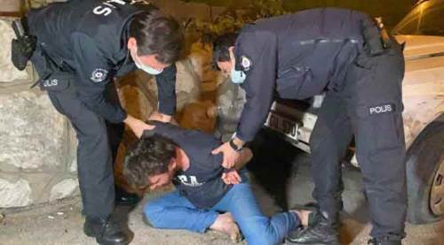 Kısıtlamada düz yolda duvara çarptı, söyledikleri "pes" dedirtti