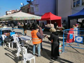 Kısıtlamalar Nedeniyle İlçe Pazarı Cuma Günü Kuruldu
