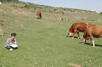 Kitap Okumak En Büyük Tutkusu Oldu

