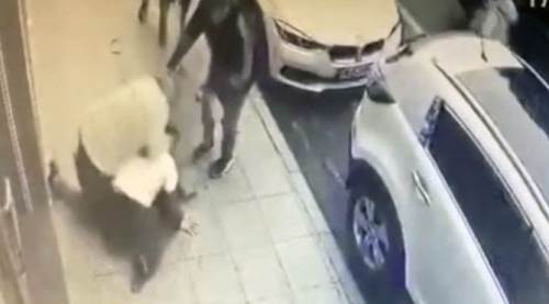 Kitapçıda dehşet! Önce dövdü, sonra vurdu!