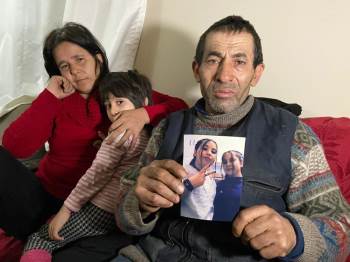 Kız Kardeşler Bir Anda Sırra Kadem Bastı
