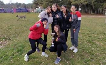 Kız Ve Erkeklerde Takım Olarak İl Birincisi Oldular
