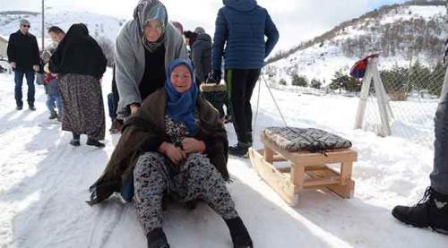 Kızak festivali renkli görüntülere sahne oldu