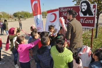 Kızılay’Dan Miniklere Uçurtma Şenliği
