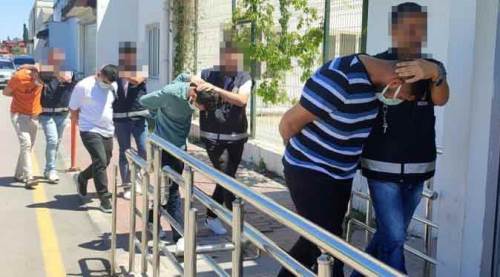 Kızının sevgilisiyle buluşmak için kadın rolü yaptı, çatışmada öldürüldü!