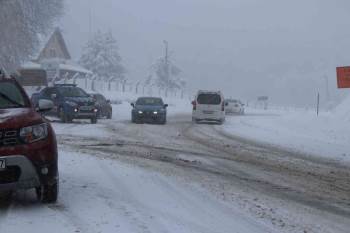 Kocayayla Geçidinde Kar Kalınlığı 48 Santimetreye Ulaştı
