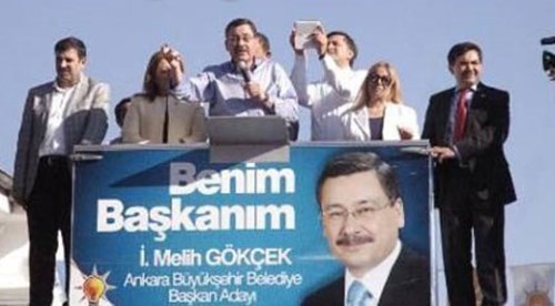 Koltukta bir ilçe başkanı!