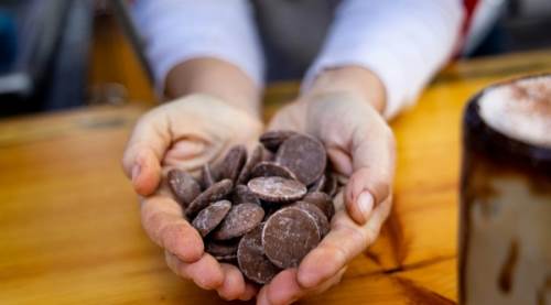 Koltuktan Çikolata Lekesi Nasıl Çıkar? Pratik İpuçları ve Yöntemler