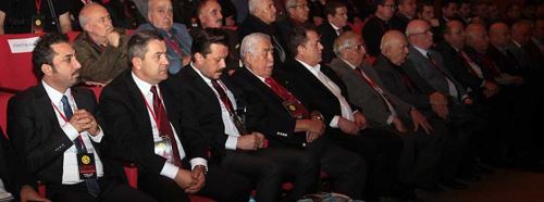 Kongrede alkışlanan tek isim!