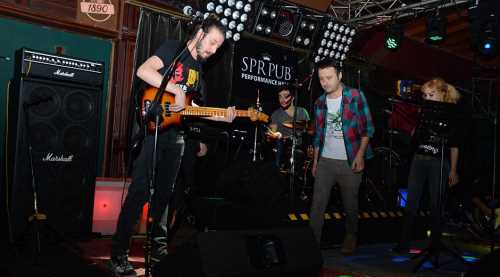 KONSERİN GELİRİ KADINLARA