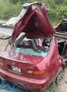 Kontrolden çıkan araç kağıt gibi ezildi: 2 ağır yaralı