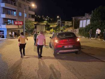 Kontrolden Çıkan Araç Kaldırımda Yürüyen Yayanın Ayağını Ezdi
