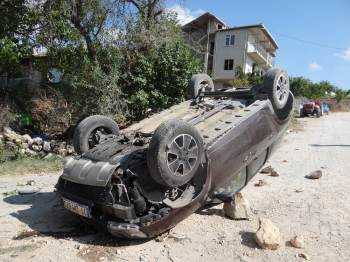 Kontrolden Çıkan Araç Takla Atarken, Sürücü Yaralandı

