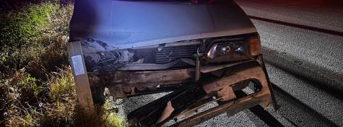 Kontrolden çıkan otomobil bariyerlere çarptı: Sürücü yaralandı