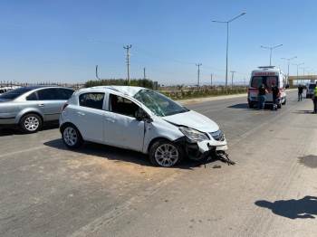 Kontrolden Çıkan Otomobil Bariyerleri Aşıp Karşı Şeride Geçti, Faciadan Dönüldü
