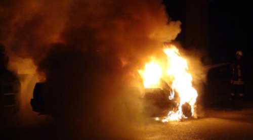 Konya'da 7 aracı kundakladılar