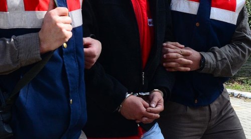 Köpeğe çarpan sürücü jandarmadan kaçamadı