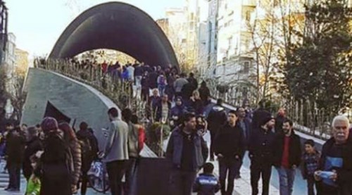 Köprünün fotoğrafını böyle yorumladı...
