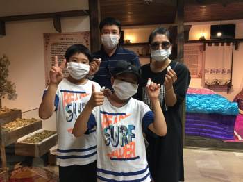 Koreli Aileye Yaşayan Şehir Müzesi İngilizce Anlatıldı
