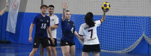 Korfbolda gençler sahne aldı