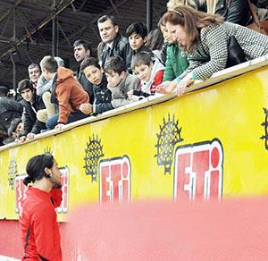 Korkma annem bir şeyim yok