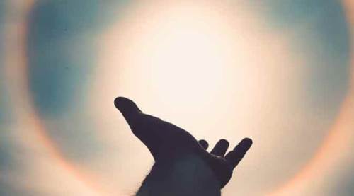 Korkulan oldu: Güneş tutulmasına çıplak gözle baktılar...