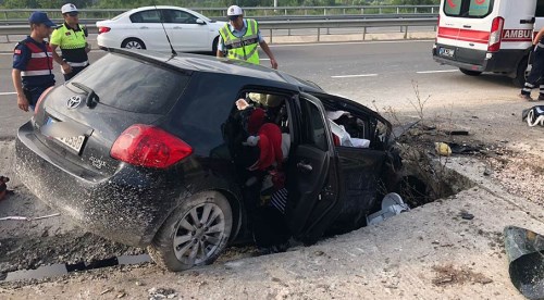 Korkunç kazada 1'i bebek 3 kişi öldü