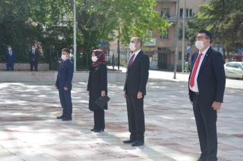 Korona Virüs Sebebiyle Gençlik Haftası Sade Bir Törenle Kutlandı
